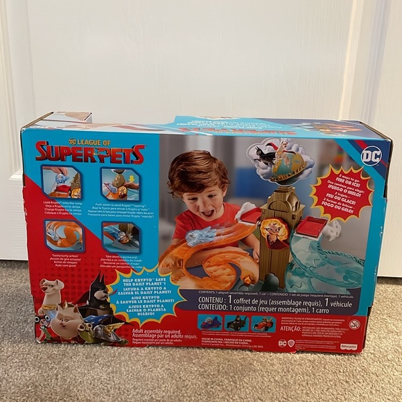 DC League of Super-Pets Daily Planet Rescue die-cast vehicle racetrack playset - Picture 5 of 5